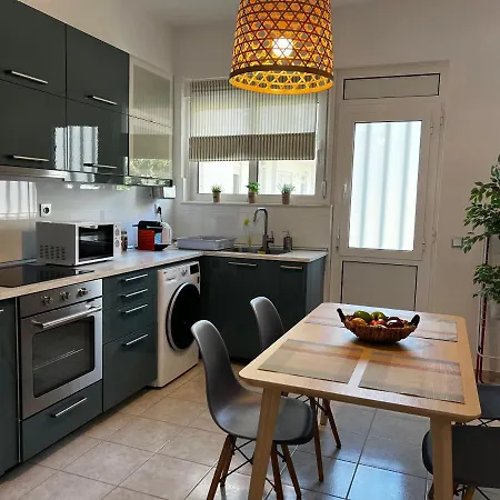 Popi's Place Apartament *